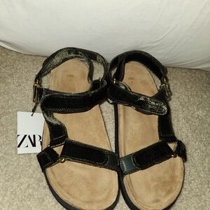 NEW Zara Women's Velvet Forest Green and Tan Sandals